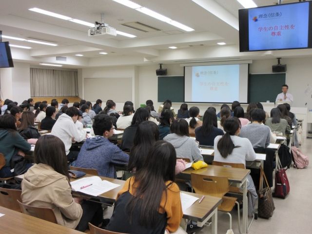 ゼミ紹介の様子