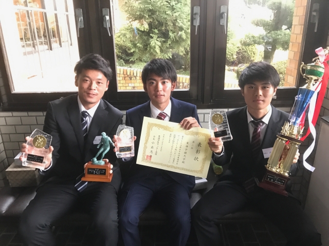 得点王＆ベストイレブンの3選手
（左から畑選手・渡邊選手・武田選手）