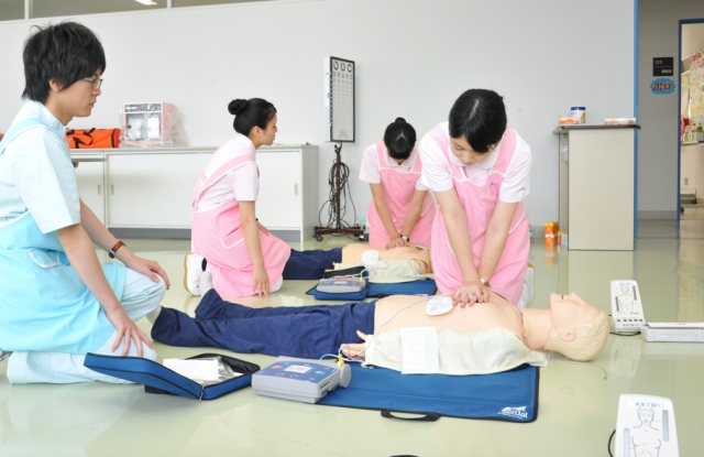 本学初の男性 養護教諭が誕生 学部からの最新情報 東海学園大学 本学初の男性 養護教諭が誕生 学部からの最新情報 東海学園大学
