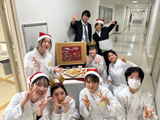 管理栄養士役の学生達
