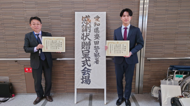 T.O.P.S 佐藤泰地さん(経営学部3年)と学生支援課新海課長