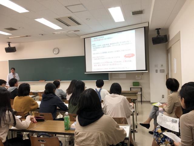 「公衆衛生学」授業参観の様子