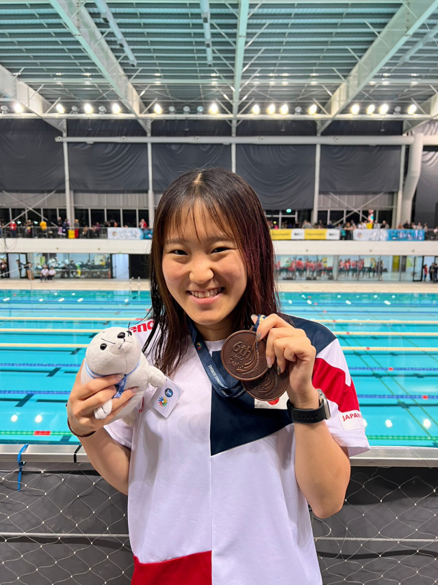 世界大会で2つの銅メダルを獲得した中東郁葉選手(教育学部4年)