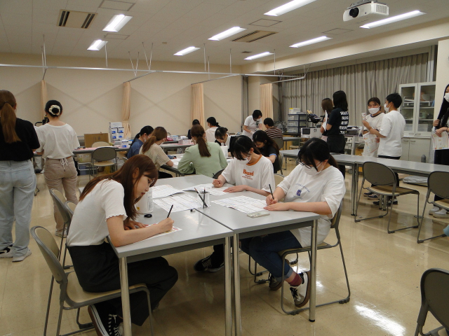 1. 問診票への記入後、順調に採血検査が行われました