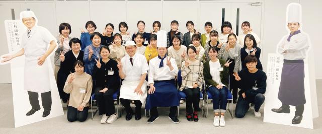 講師の先生方と記念写真(全体)
