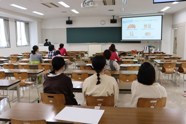 天白保健センター管理栄養士の玉川泰子先生による「野菜の栄養と非常食」です。