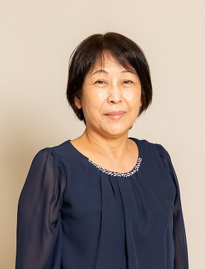 中出　美代