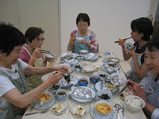 試食の様子