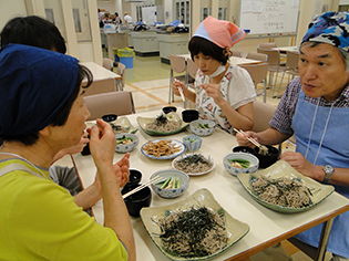 試食の様子