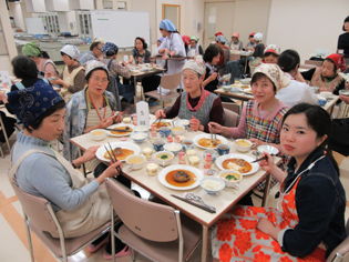 試食の様子