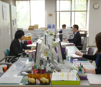 学生支援課(1F)