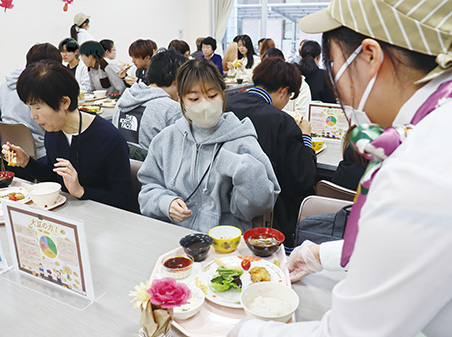 大量調理施設の食事提供を学ぶ授業