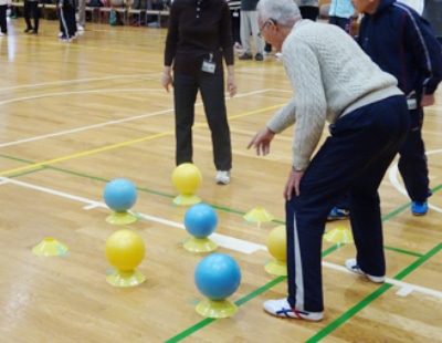 頭と身体を使って様々なコーディネーション運動！笑いながら動きながらしっかり汗をかきました！