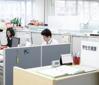 事務局【学生支援】（1F）